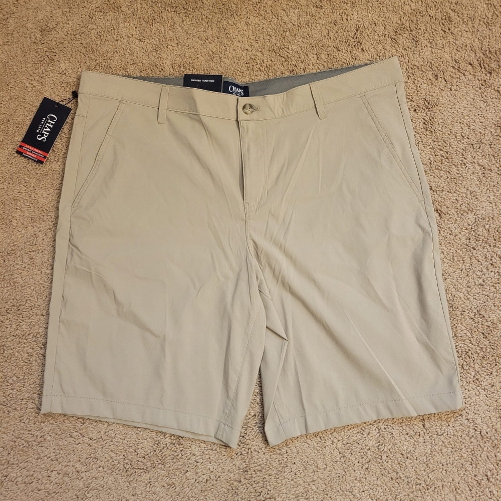 NWT Men's Chaps Shorts, Size 38, Dune